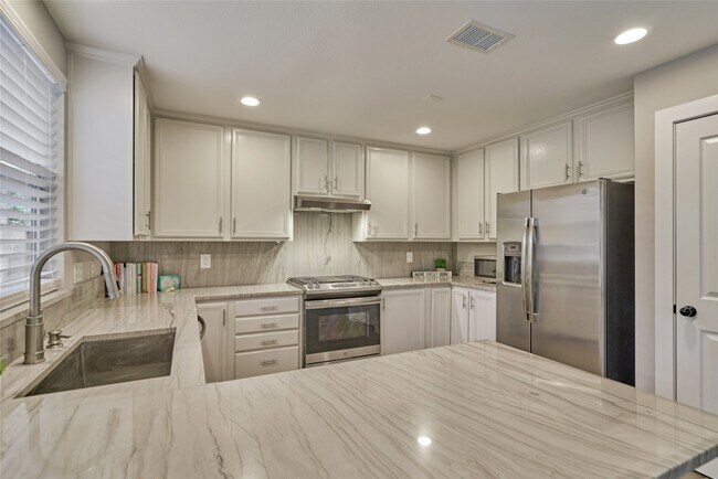 Photo - 38 E Gaslight Pl