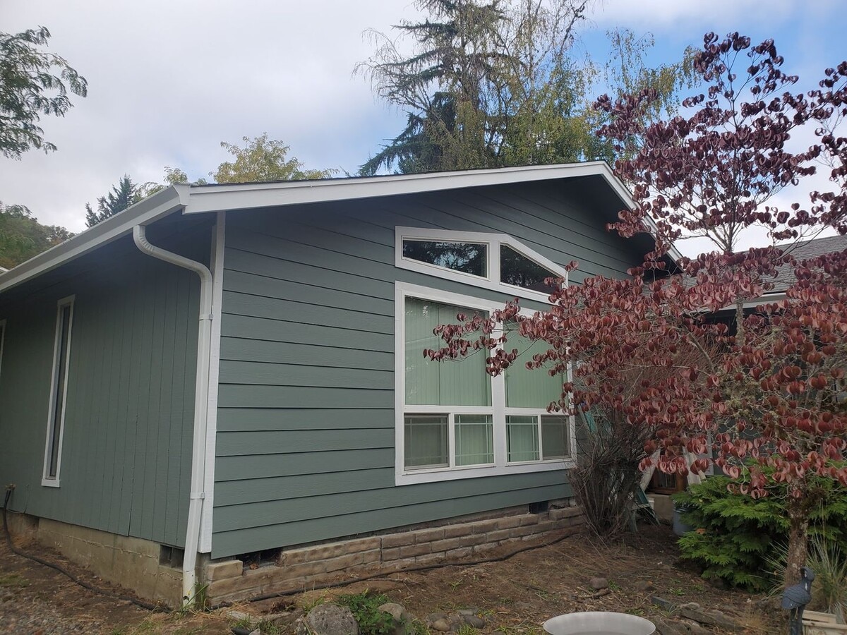 East Roseburg 3 bedroom 2 bath close to Ea... - East Roseburg 3 bedroom 2 bath close to Ea... House