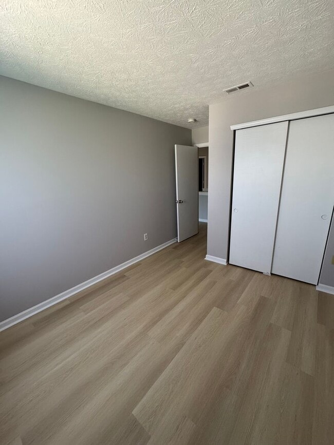 4074 Lassen Ln