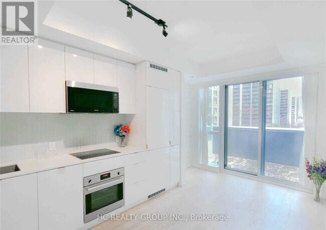 Photo - 7 Grenville St Unit 502