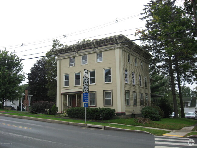 Building Photo - 344 Church St Rental