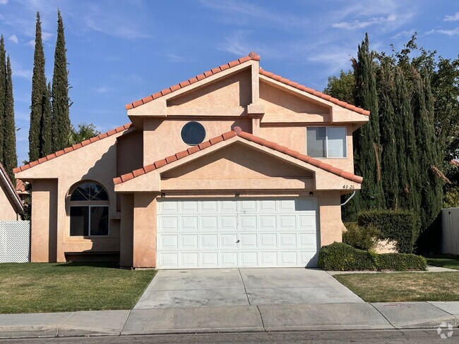 Building Photo - West Lancaster Home