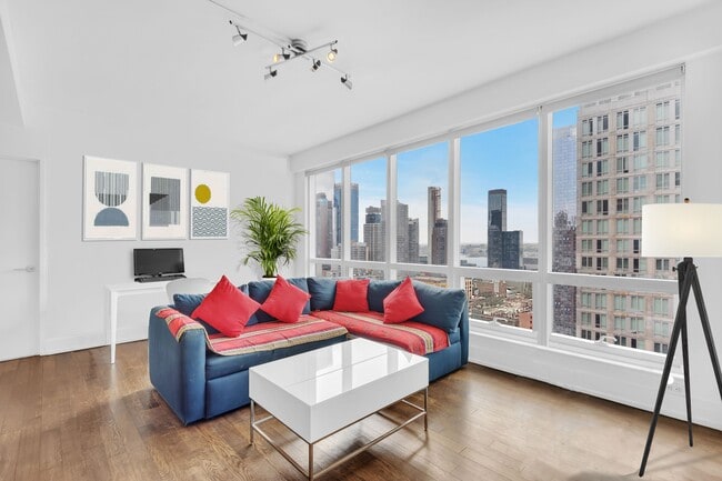 Building Photo - 350 W 42nd St