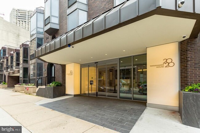 Building Photo - 2018 Walnut St Unit 17GH Rental