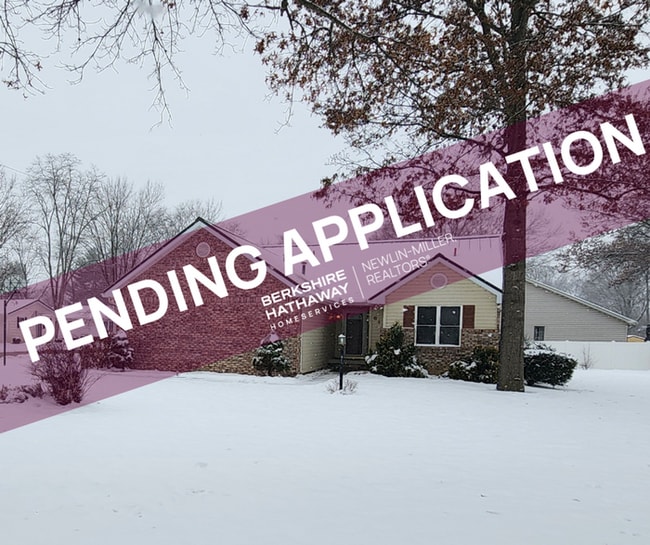 Building Photo - East Side Home Just Blocks From Baeslers And Meadows Shopping Center