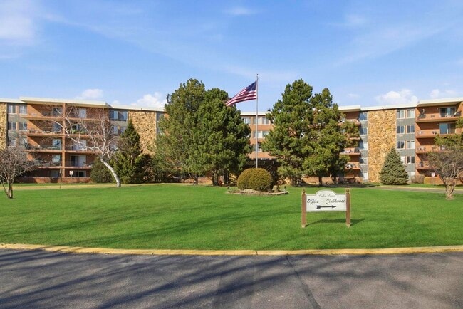 Photo - 16 E Old Willow Rd Unit 214s