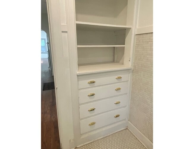 Photo - 4117 E Lewis St