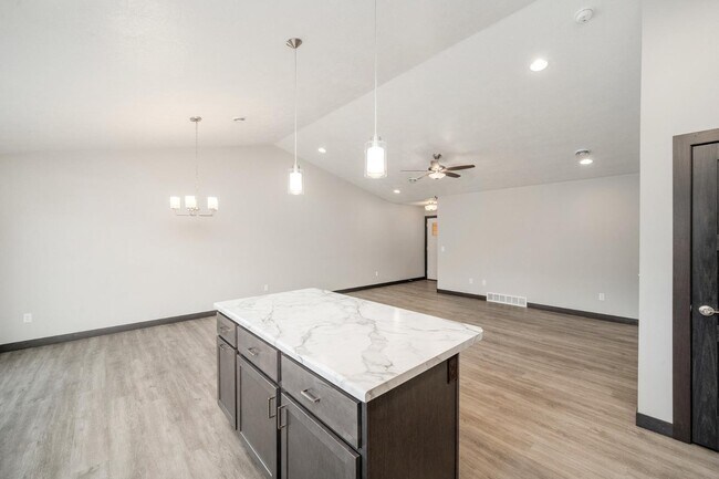 Photo - 4509 W 35th St N