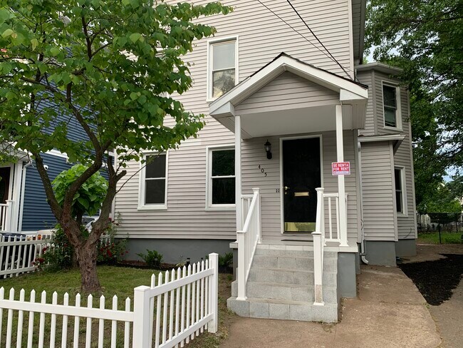 405 Blatchley Ave Unit 1st Floor