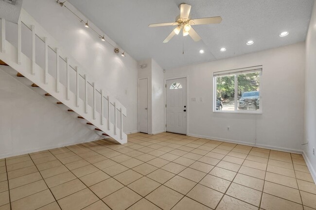 Photo - 2471 Talco Hills Dr