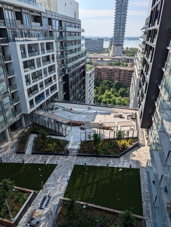 Photo - 177 Front St E Unité FL16-ID1067474P