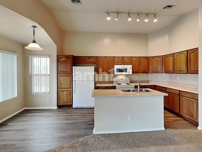 Photo - 11337 W Lincoln St