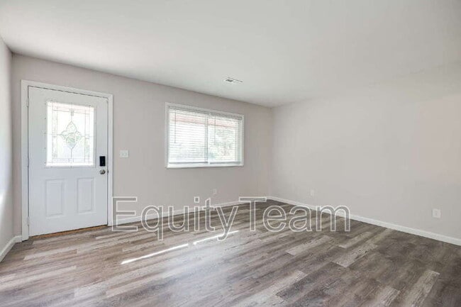 Photo - 9609 Helmsley Way