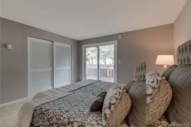 Photo - 17302 NE 45th St Unit 103