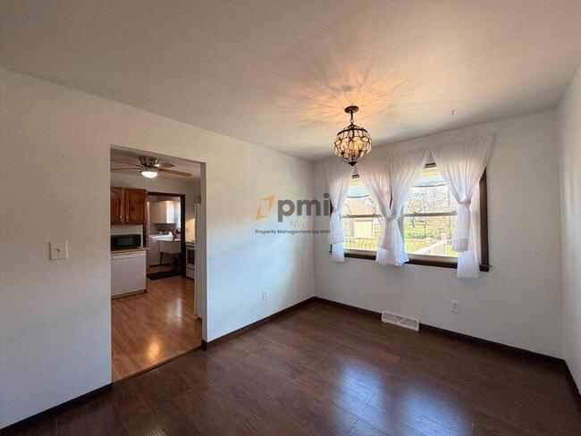 Photo - 9537 Arthur St