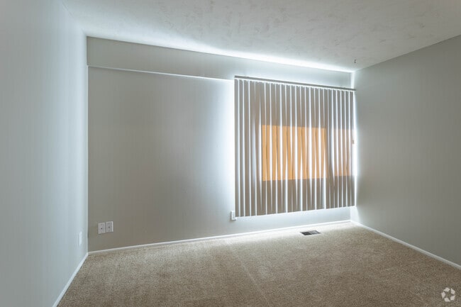 1BR, 1BA - Chestnut - Trenridge Gardens