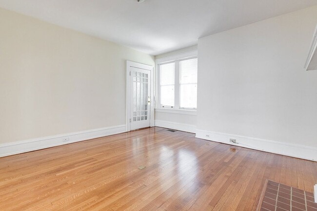 Photo - 2602-2606 Monument Ave