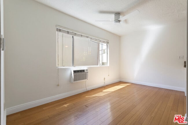 Photo - 11947 Kiowa Ave Unit 9