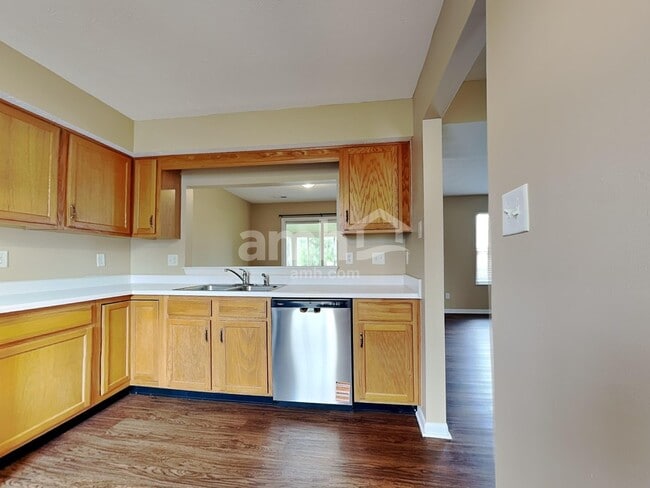 Photo - 936 Hathaway Dr