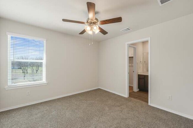 Photo - 325 Clematis St