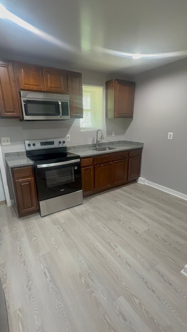 Photo - 1532 Abbotston St