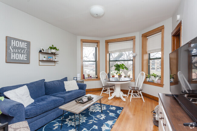Building Photo - 1538 W Wrightwood Ave Unit 2 Rental