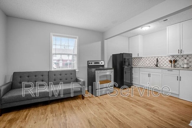 Photo - 1002 N Maple St Unit B