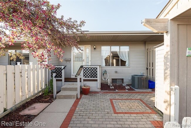 Photo - 61960 Arlington 116 3 Unidad 3