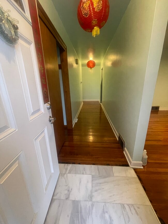 Photo - 2832 Longfield Rd