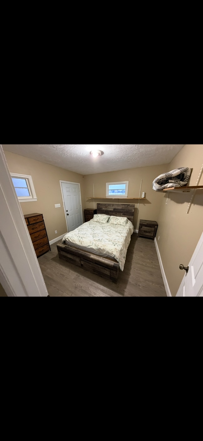 Photo - 823 Hawkins Dr