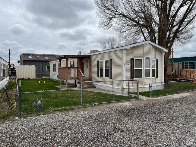 Building Photo - 3 Bedroom 2 Bath High-End Mobile Home with...