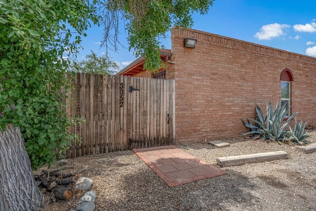 Photo - AVAILABLE NOW! Unit 3052 Edith