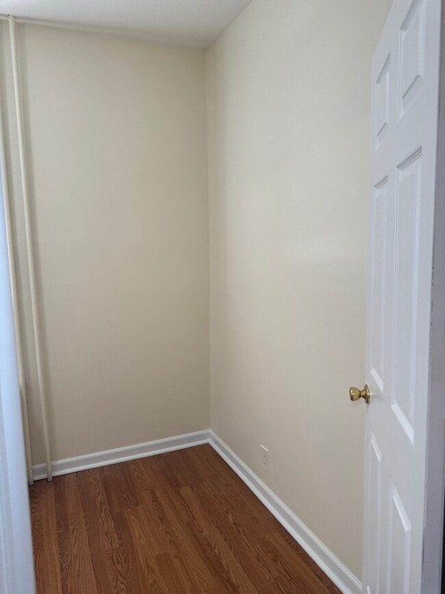 Photo - 270 Crescent Pl