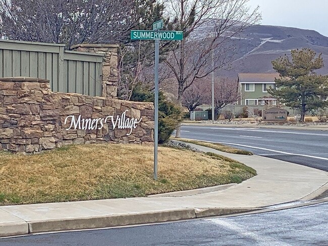 Building Photo - 55+ gated community of Miners Village in Double Diamond.