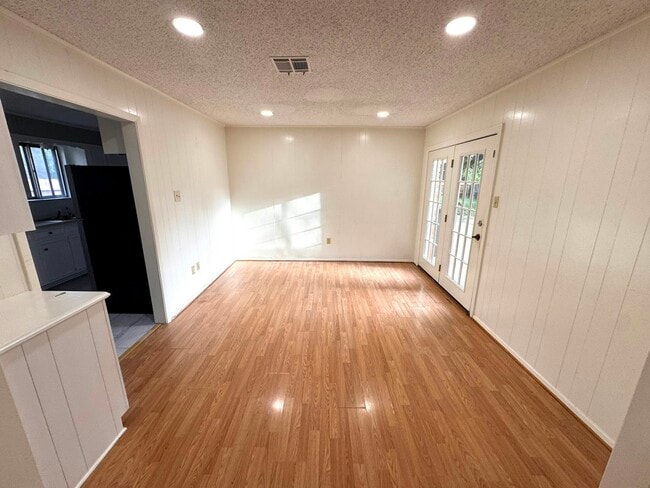 Photo - 6401 Landmark Dr
