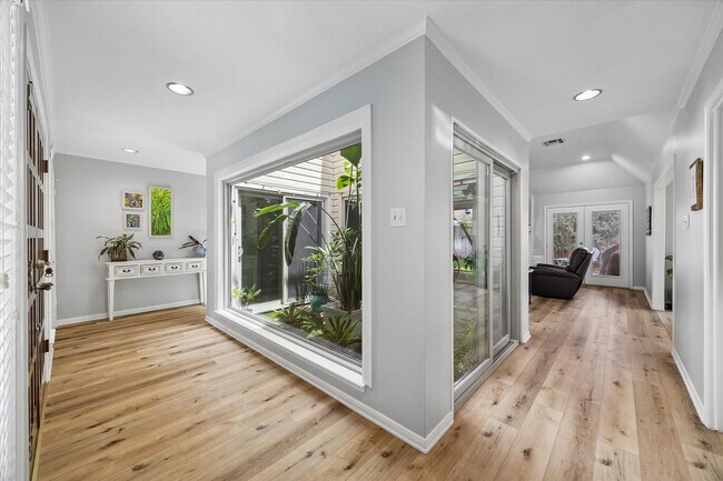 Photo - 12107 Burgoyne Dr