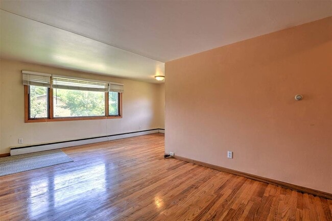 5834 Balsam Rd Unit 3