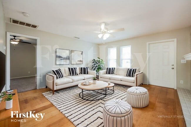 Photo - 727 SE 9th Pl