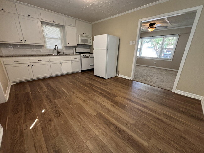 Photo - 4907 41st St