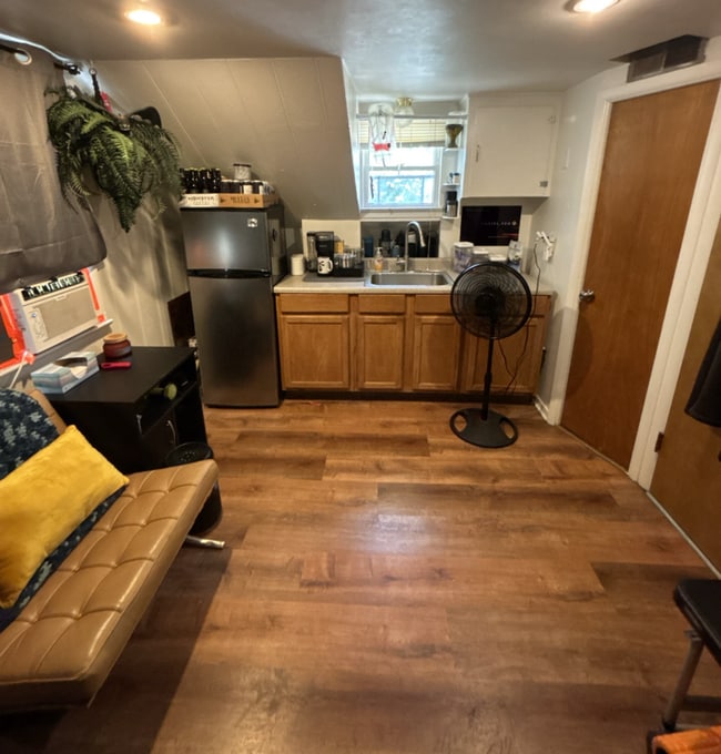 Building Photo - Studio space w/ private bathroom in Lakewood  **Move-In Special**