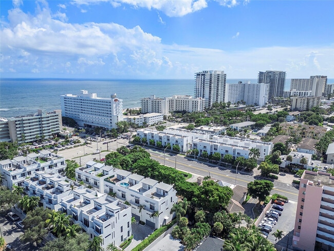 Photo - 3270 NE 15th St