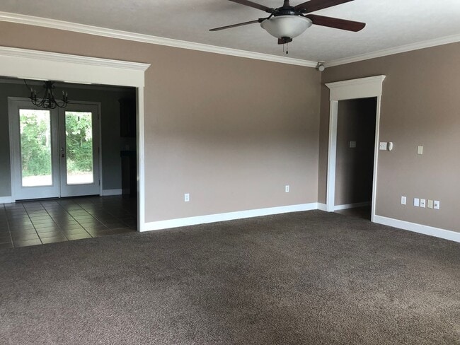 Photo - Charming 3-Bedroom Home in a Quiet Neighbo...