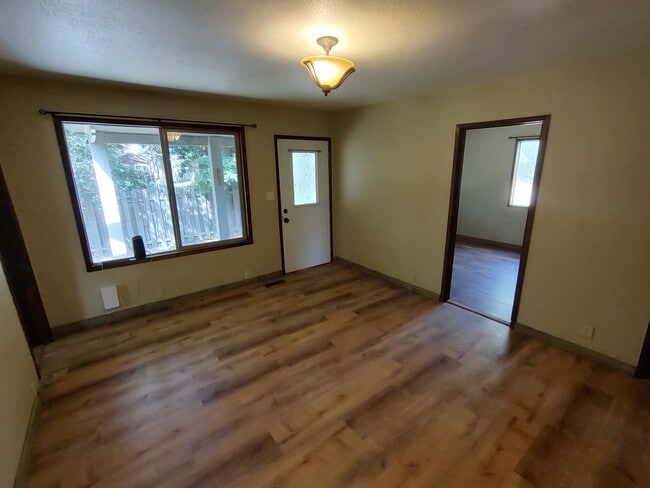 Photo - 209 Harrison St