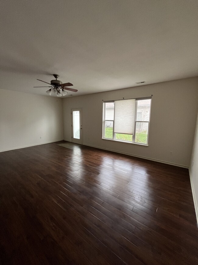 Photo - 1204 Dustins Way