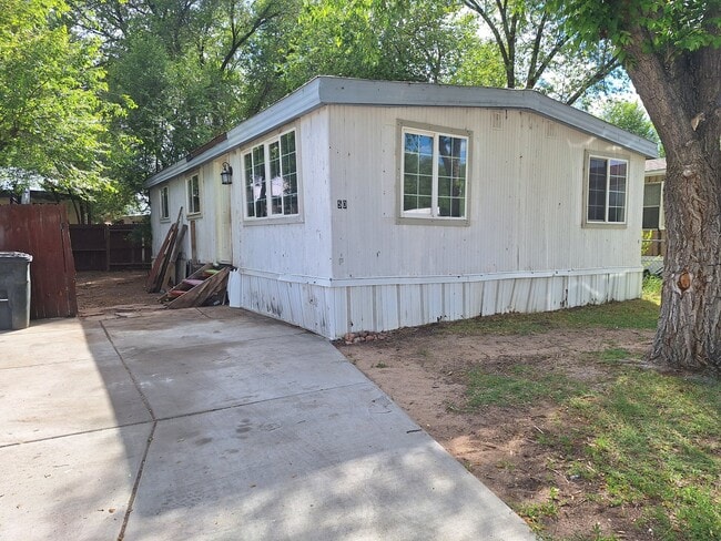 Photo - 512 Windsor Ln