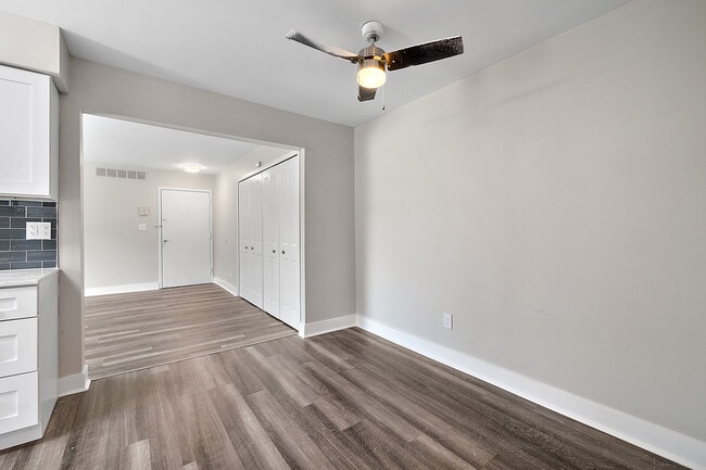 Photo - Greentrees Apartments - Riverview, MI