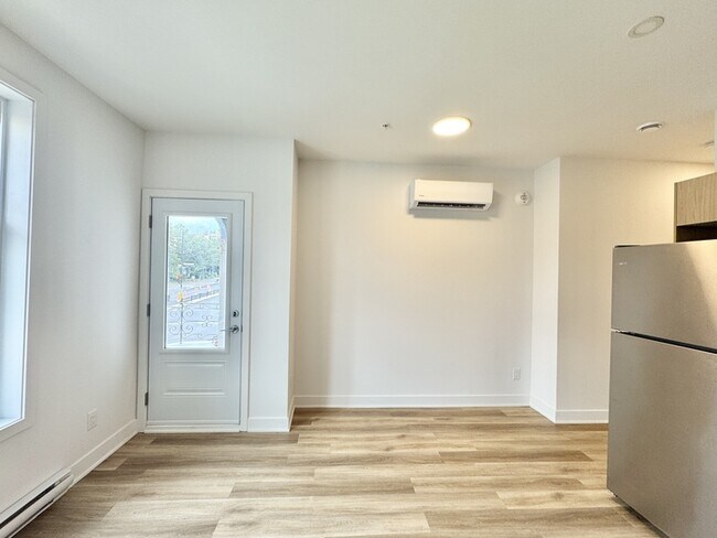 Photo - 2693 Bd Pie-IX