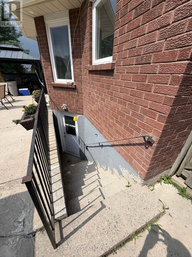 Photo - 52 Marchwood Crescent