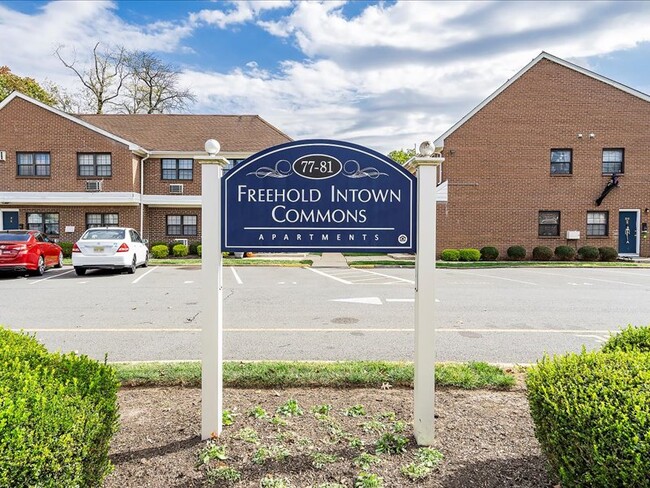 Building Photo - Freehold In-Town Commons Rental