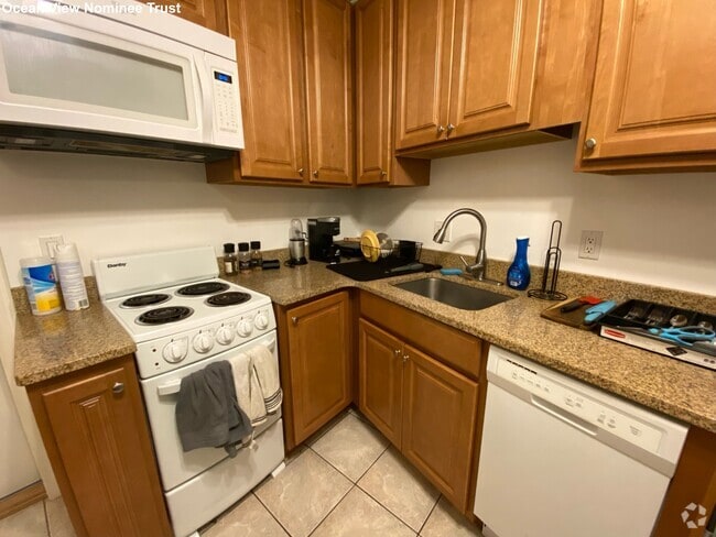 Building Photo - 5 Charter St Unit 1R Rental